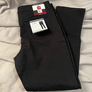 NWT Bandolino Amy black jeans